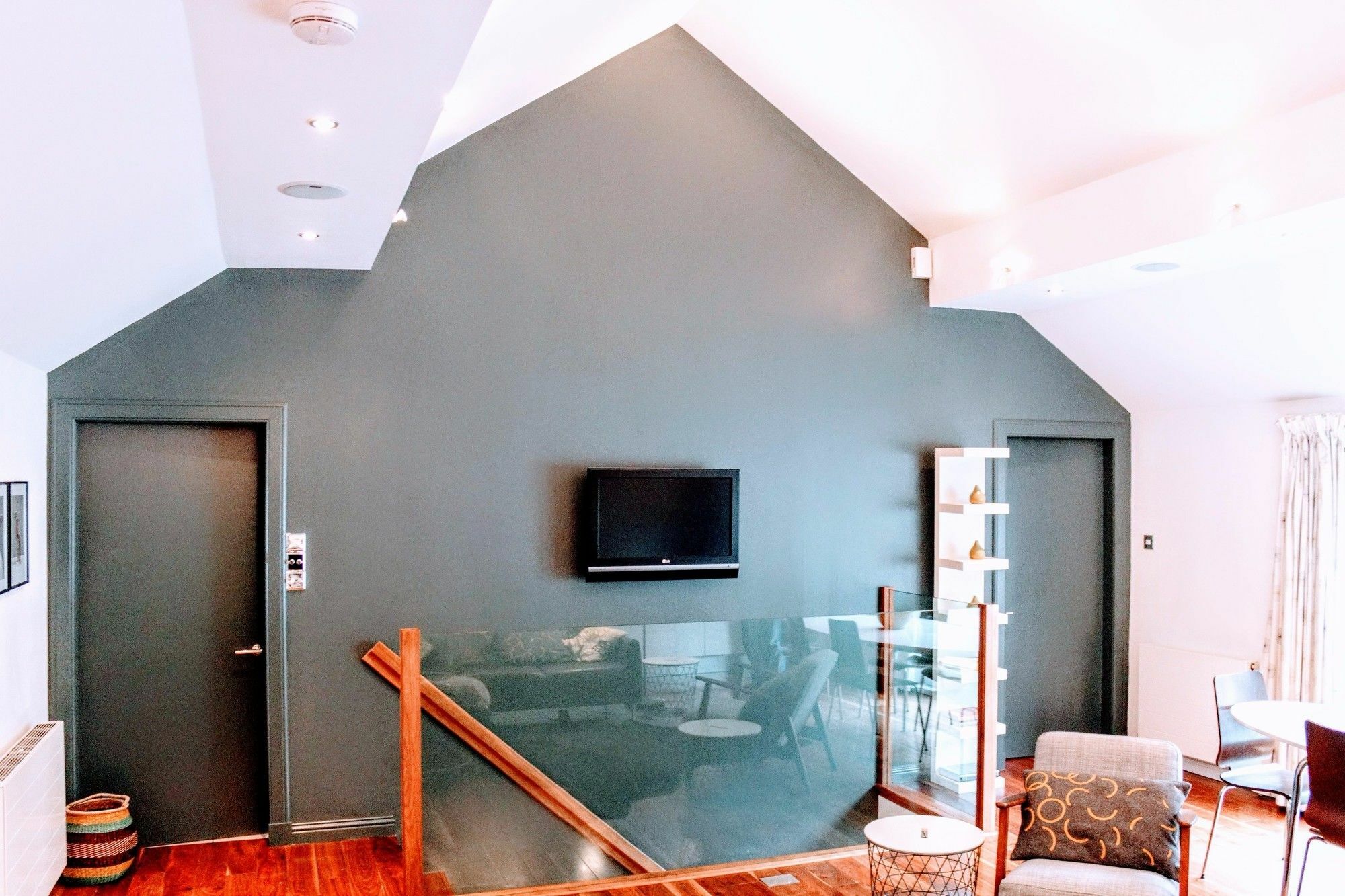 1 Bedroom House With Balcony Sleeps 2 Apartment Edinburgh